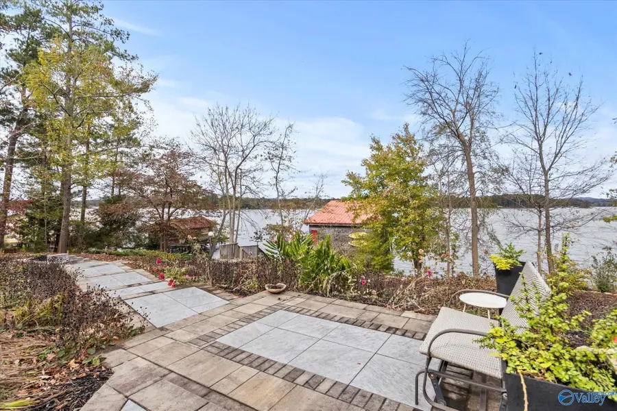 3156 Lakeshore Drive, Scottsboro, AL 35769 - #3