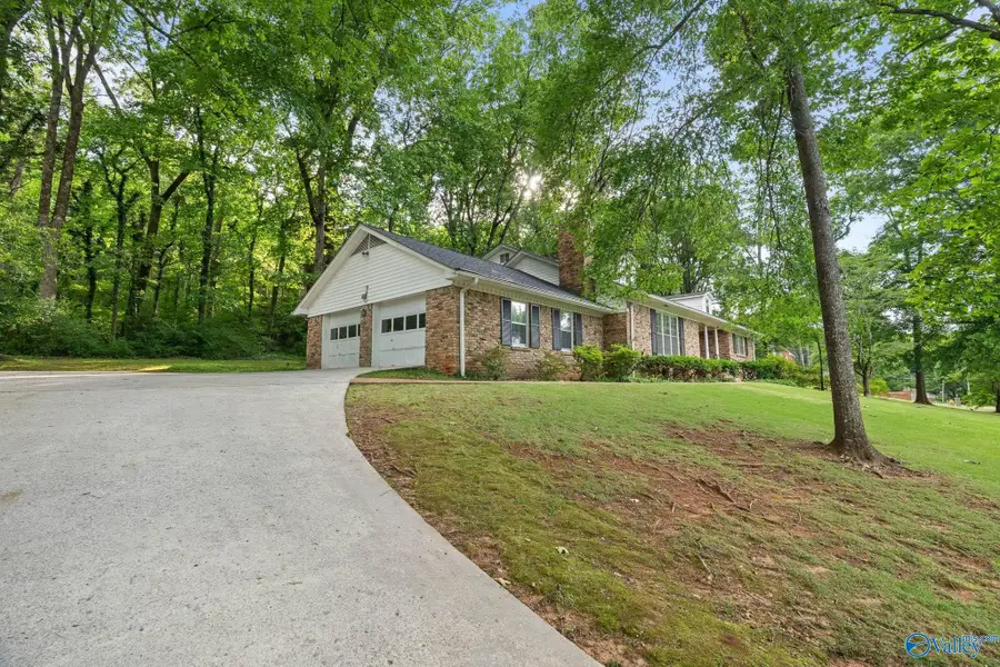 5830 Jones Valley Drive Se, Huntsville, AL 35802 - #3
