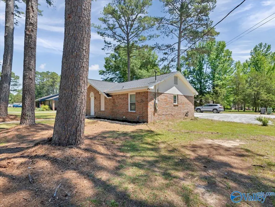 4516 Margarete Drive Sw, Decatur, AL 35603 - #2