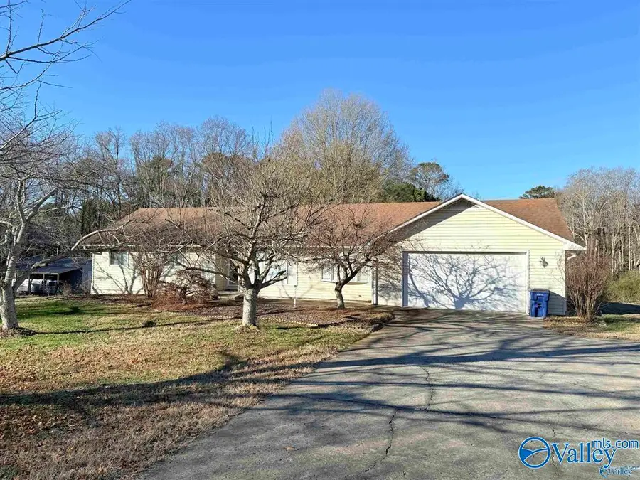829 10th Street Nw, Arab, AL 35016 - #2