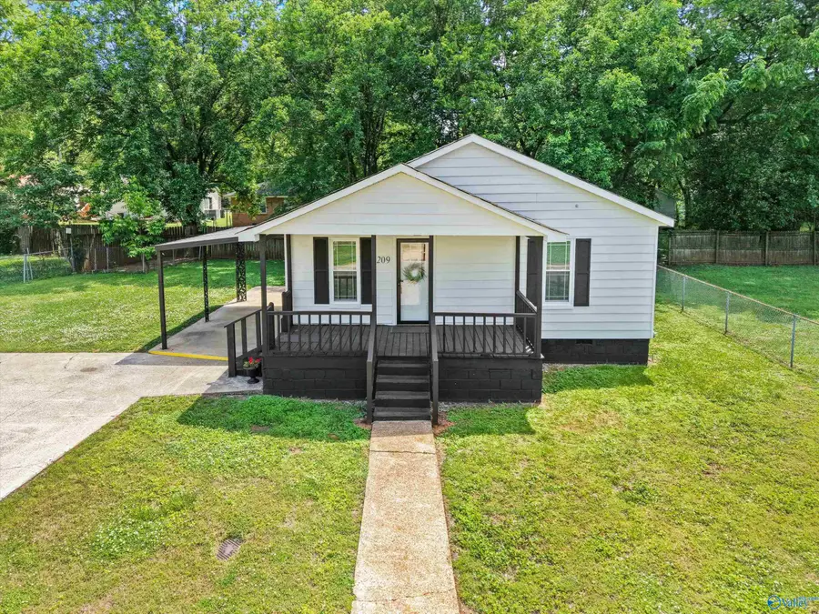 209 Baxter Avenue Nw, Huntsville, AL 35811 - #2