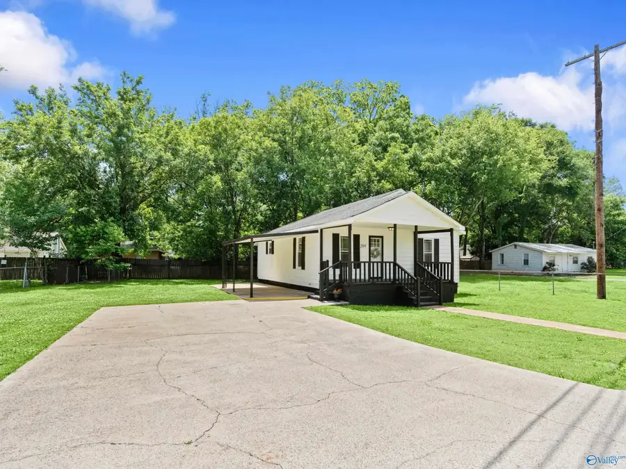 209 Baxter Avenue Nw, Huntsville, AL 35811 - #3