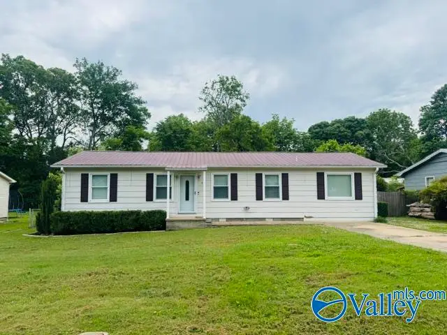 518 Dean Street, Scottsboro, AL 35768 - #1