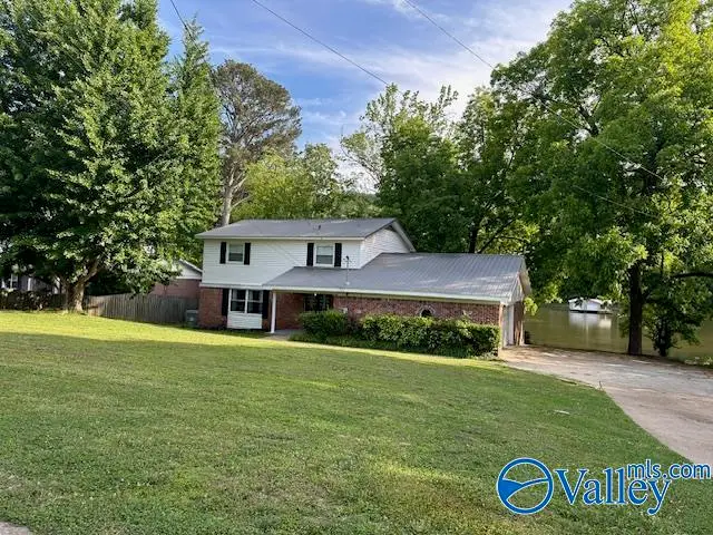 3405 Colonial Drive, Guntersville, AL 35976 - #1