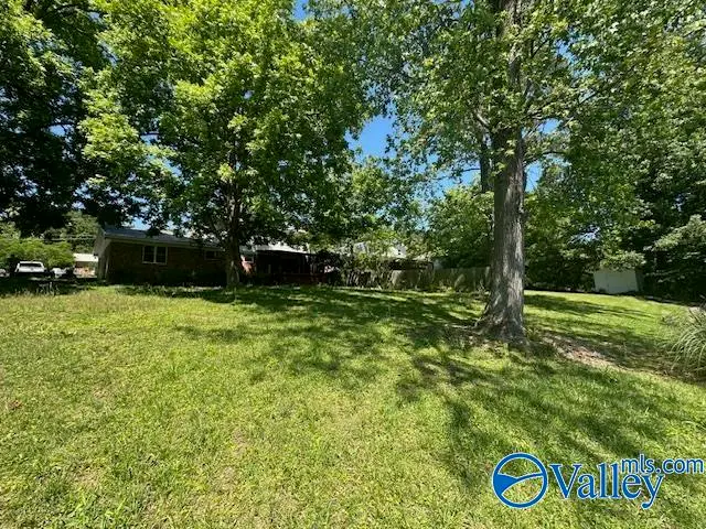 3405 Colonial Drive, Guntersville, AL 35976 - #3