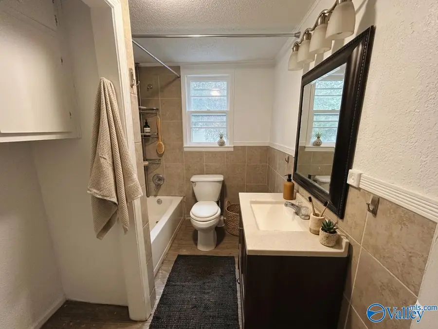 35 W Wilkinson Avenue, Gadsden, AL 35904 - #3