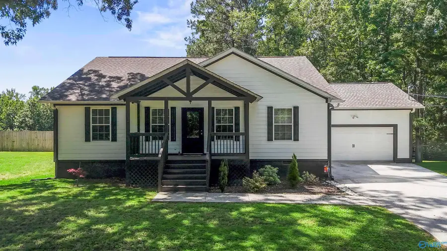 155 Cumberlind Drive, Guntersville, AL 35976 - #2