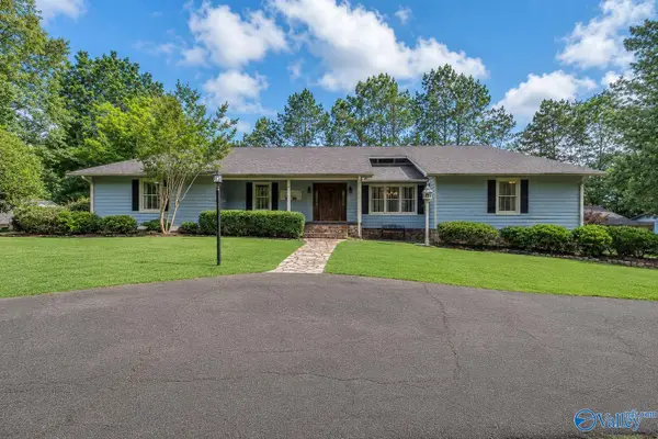 132 Andrew Jackson Way, Scottsboro, AL 35769