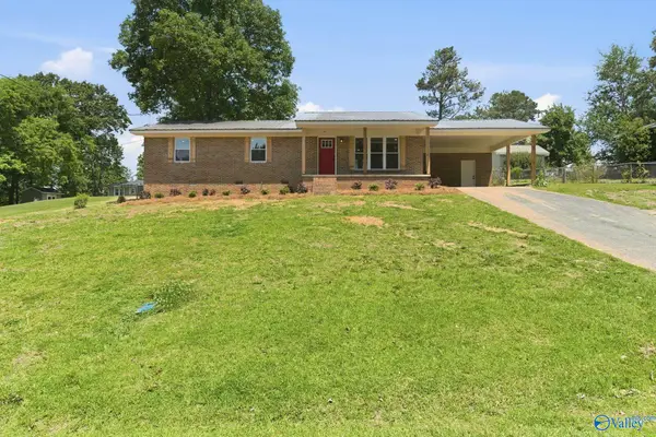 531 Becky Allen Circle, Rainbow City, AL 35906