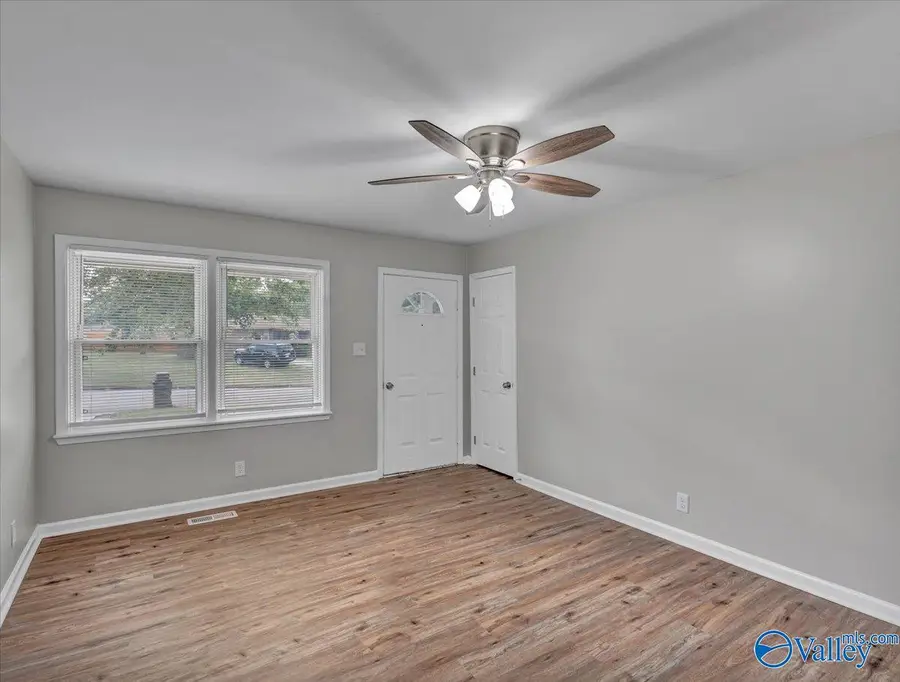 4319 Irondale Drive Nw, Huntsville, AL 35810 - #3