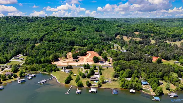407 Lake Drive, Scottsboro, AL 35769