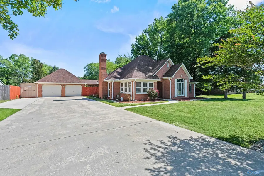 2304 Duncansby Drive Sw, Decatur, AL 35603 - #3