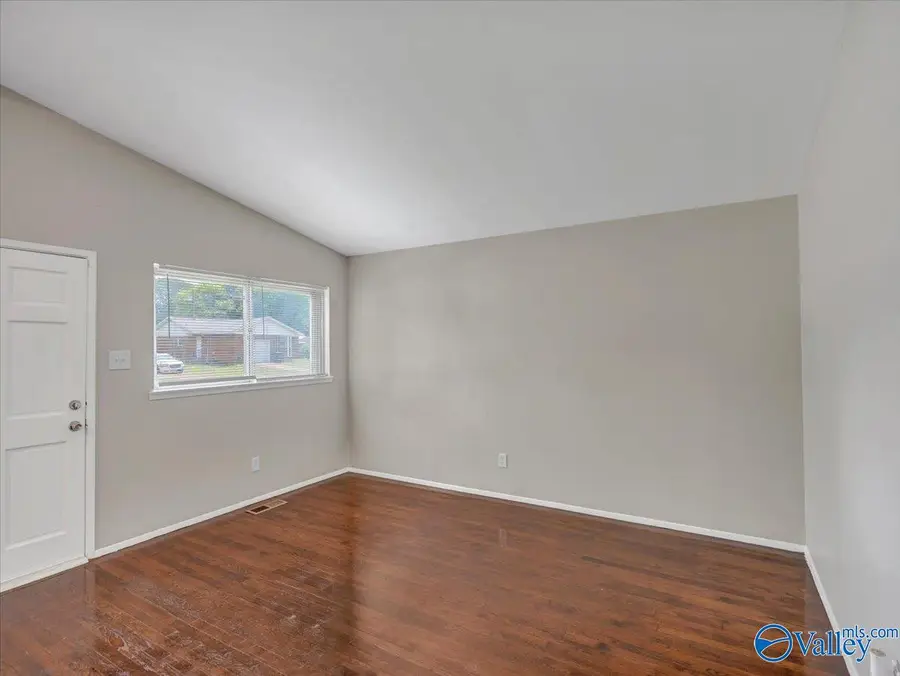 735 W Arbor Drive Nw, Huntsville, AL 35811 - #3