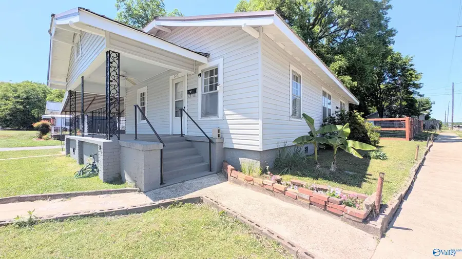 2201 Chestnut Street, Gadsden, AL 35904 - #3