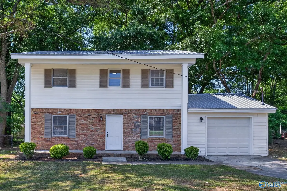 3611 NW Cedarhill Avenue, Huntsville, AL 35810 - #1
