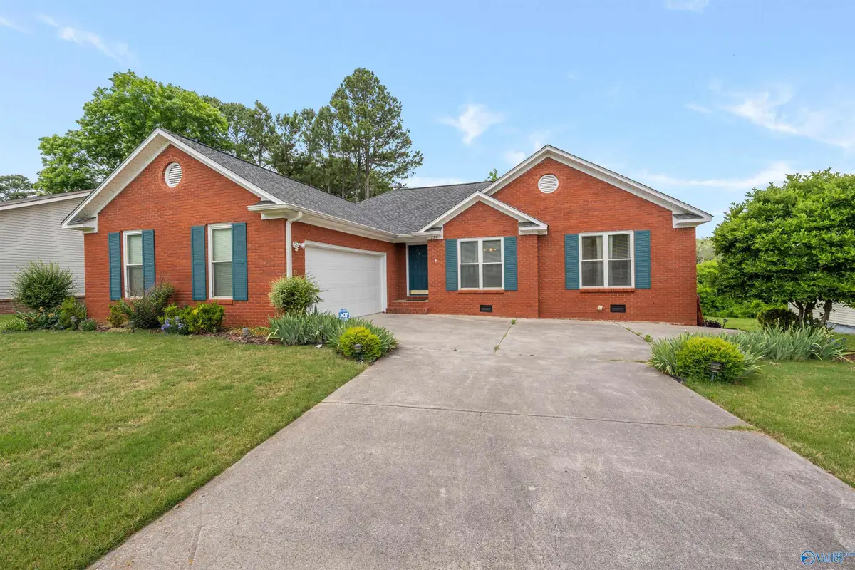 725 Mountain Gap Road Se, Huntsville, AL 35803 - #1