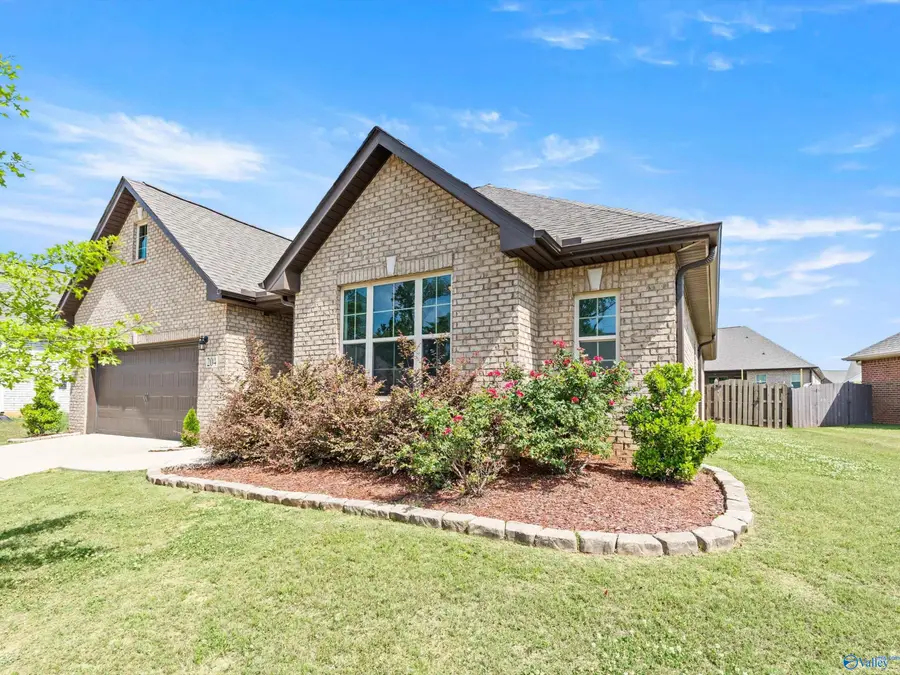204 Dustin Lane Nw, Madison, AL 35757 - #3