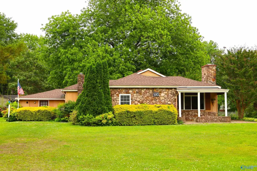 590 W 2nd Avenue W, Grant, AL 35747 - #2