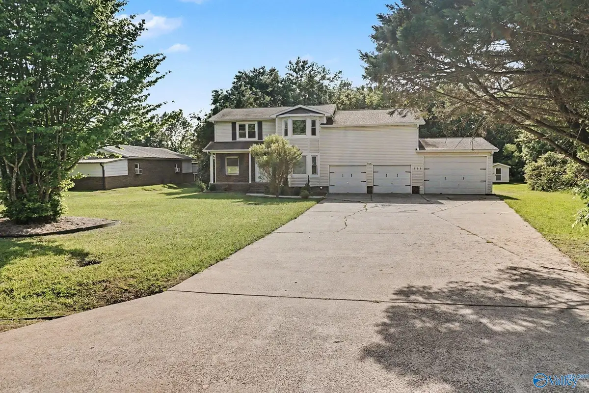 122 Brawley Drive, Owens Cross Roads, AL 35763 - #1
