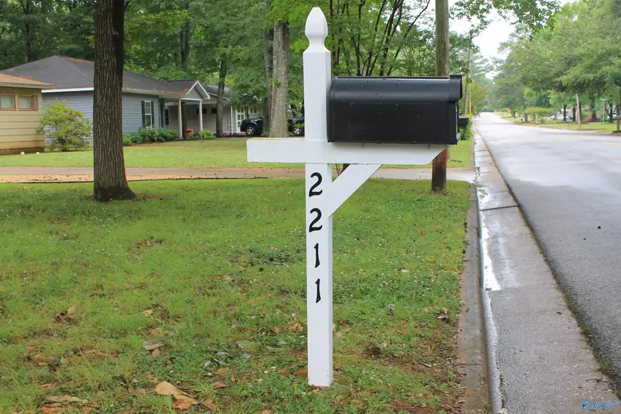 2211 11th Street Se, Decatur, AL 35601 - #2