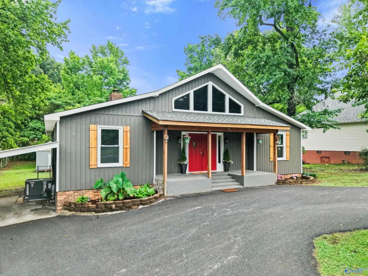 3405 Country Club Circle, Guntersville, AL 35976 - #1