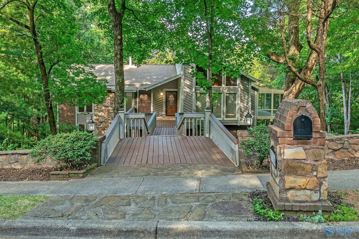7716 Oakridge Drive Se, Huntsville, AL 35802 - #1