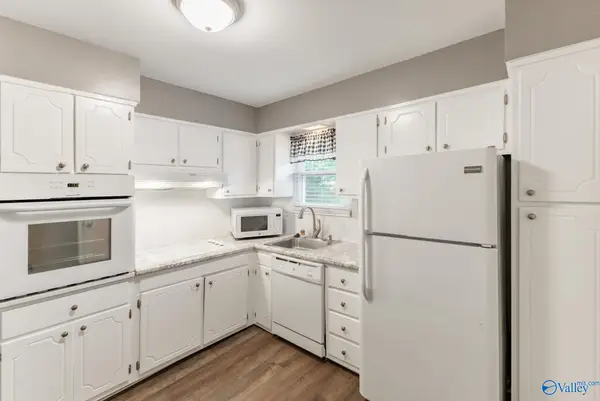 8207 Bailey Cove Road Se #Unit C, Huntsville, AL 35802