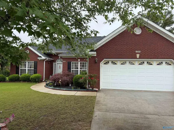 1917 Red Sunset Drive Sw, Decatur, AL 35603
