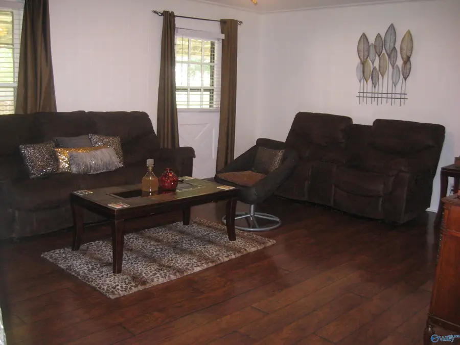 1204 Cloverdale Avenue Sw, Decatur, AL 35601 - #2
