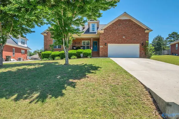 103 Cedar Run Lane, Huntsville, AL 35811