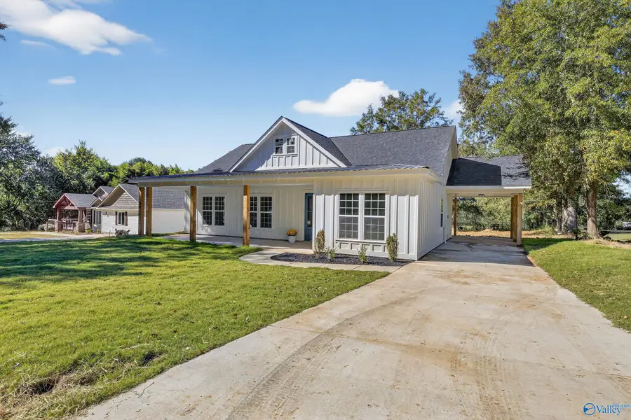 156 Robert Circle, Guntersville, AL 35976 - #2