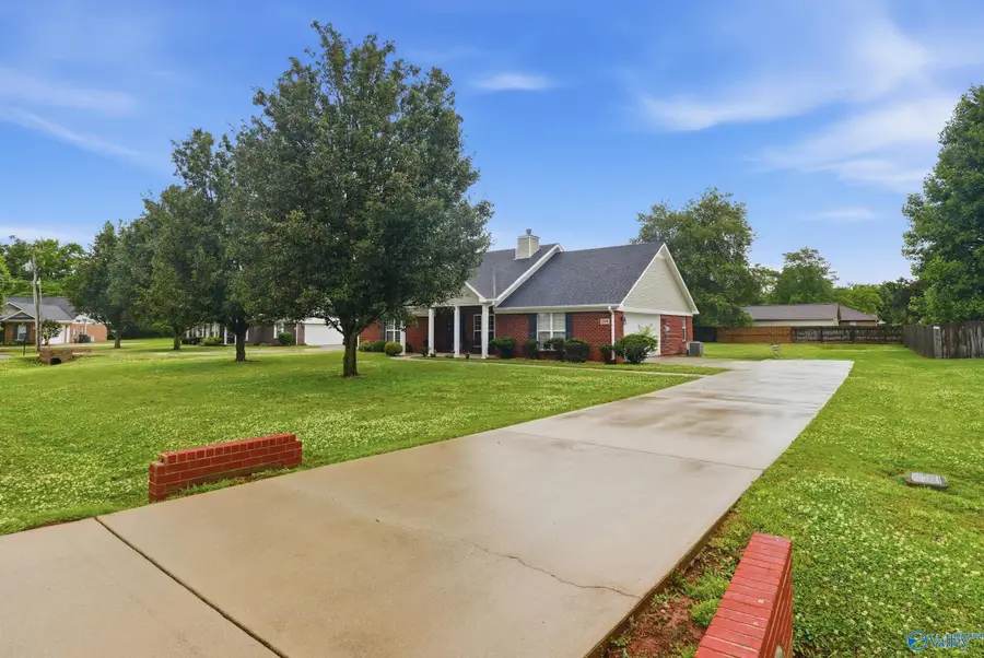 104 Autumn Glaze Drive, Meridianville, AL 35759 - #2