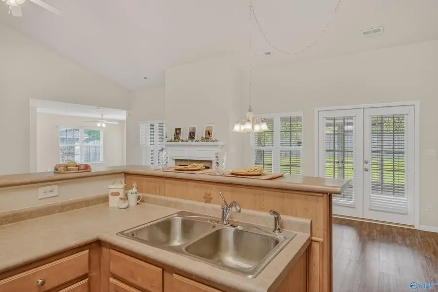 4802 Wainscott Road, Owens Cross Roads, AL 35763 - #3