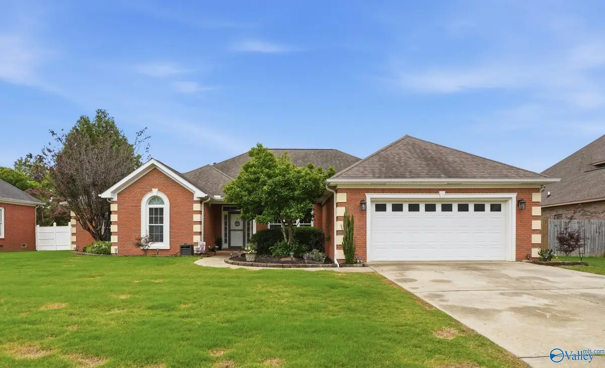 1103 Ridgecrest Lane Ne, Hartselle, AL 35640 - #1