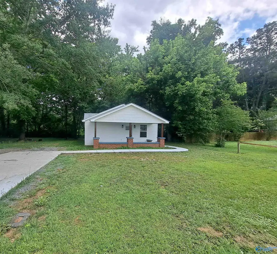 222 Justice Street N, Crossville, AL 35962 - #3