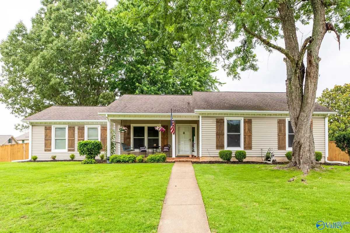 2050 Rosebury Lane Sw, Huntsville, AL 35803 - #1