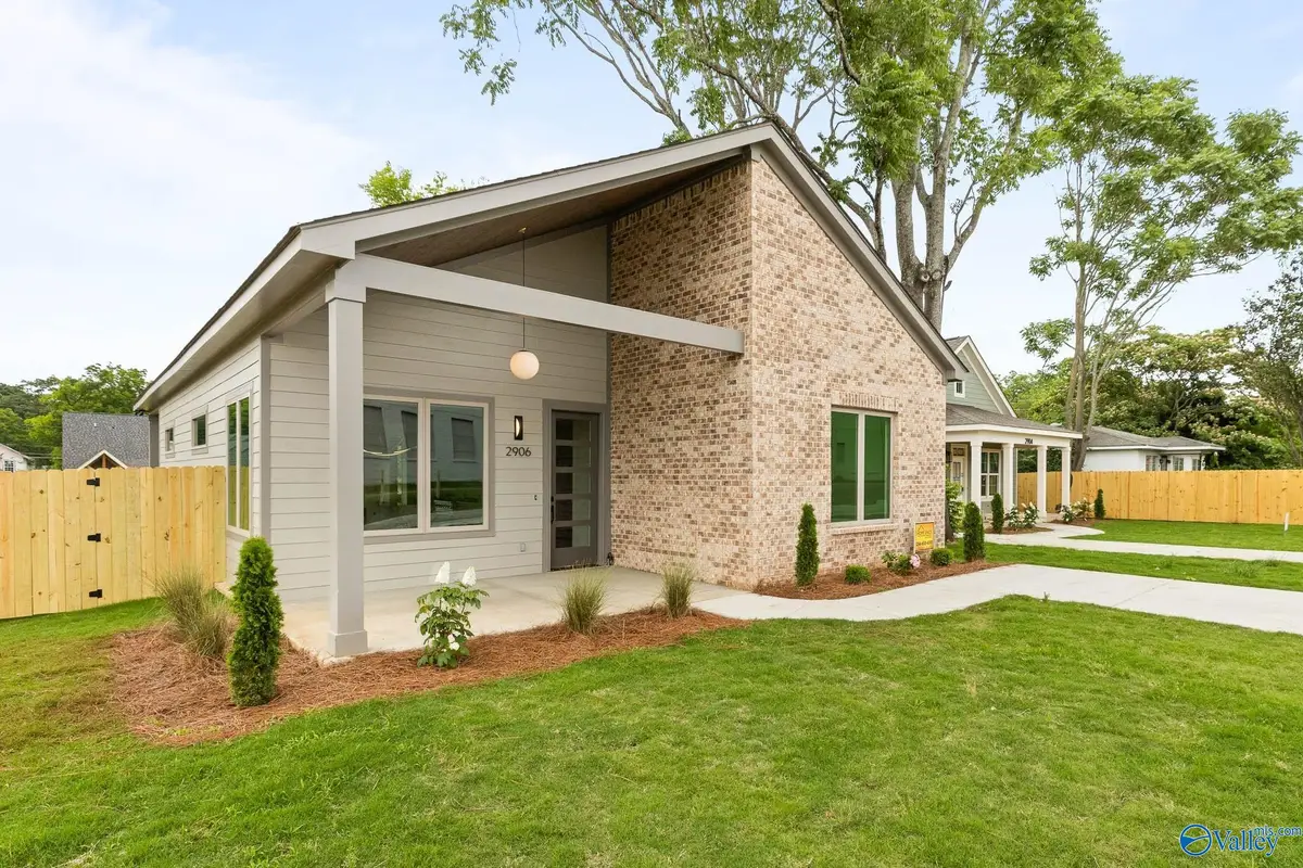 2906 10th Avenue Sw, Huntsville, AL 35805 - #1