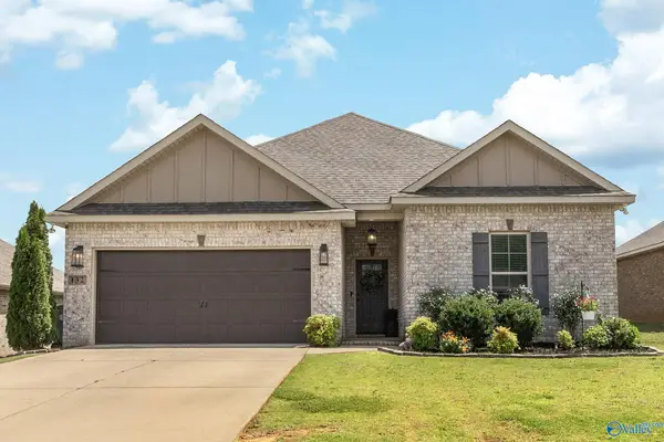 132 Gardencove Circle, Huntsville, AL 35810