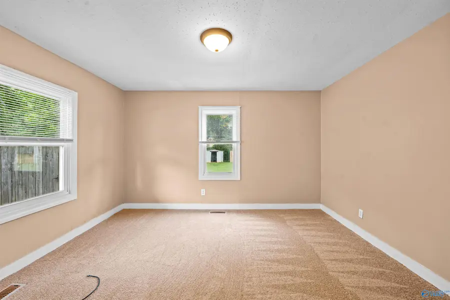 2808 6th Avenue Sw, Huntsville, AL 35810 - #2