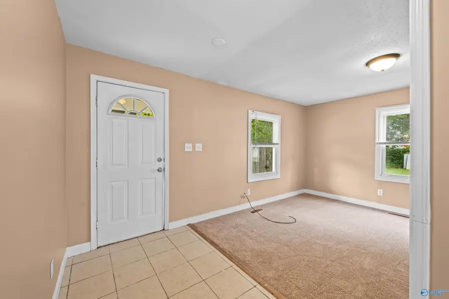 2808 6th Avenue Sw, Huntsville, AL 35810 - #3
