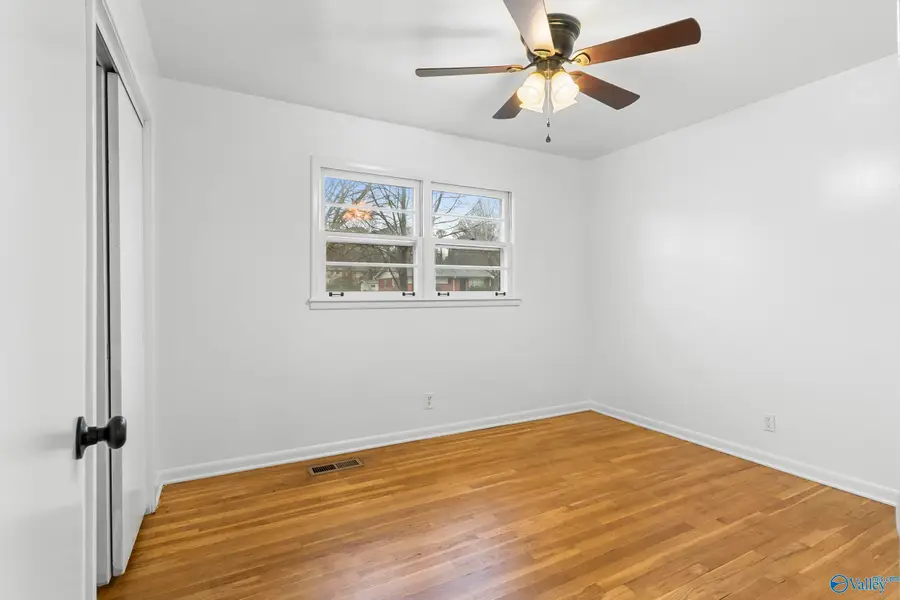 3608 Crestmore Avenue Nw, Huntsville, AL 35816 - #3