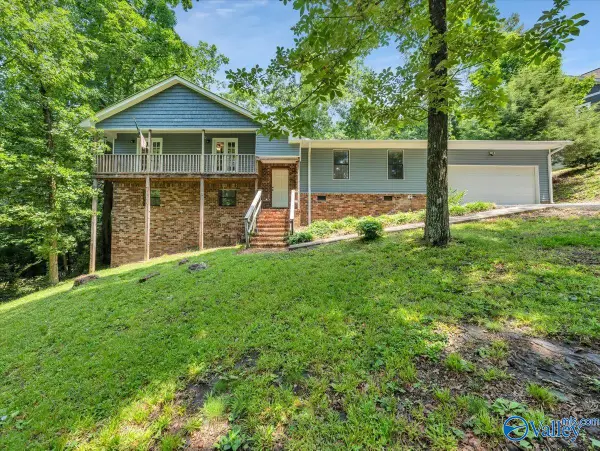 3516 Cedar Lane, Guntersville, AL 35976
