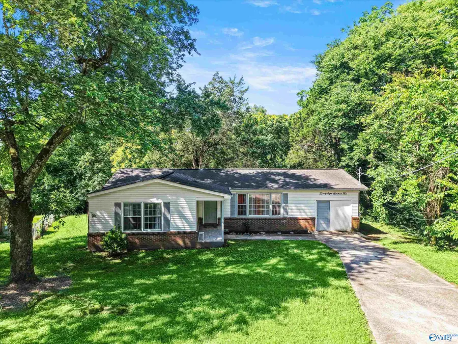 2804 Coosa Circle Nw, Huntsville, AL 35810 - #2