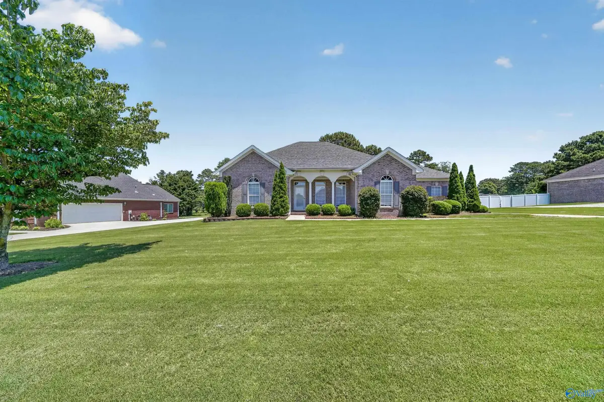 112 Fawn Ridge Drive, Decatur, AL 35603 - #1