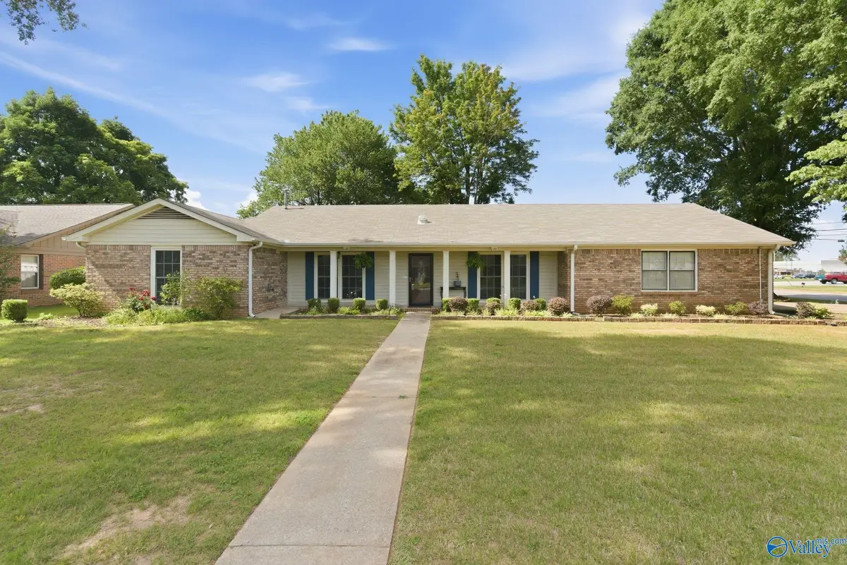 2102 Saint Andrews Street Sw, Decatur, AL 35603 - #1