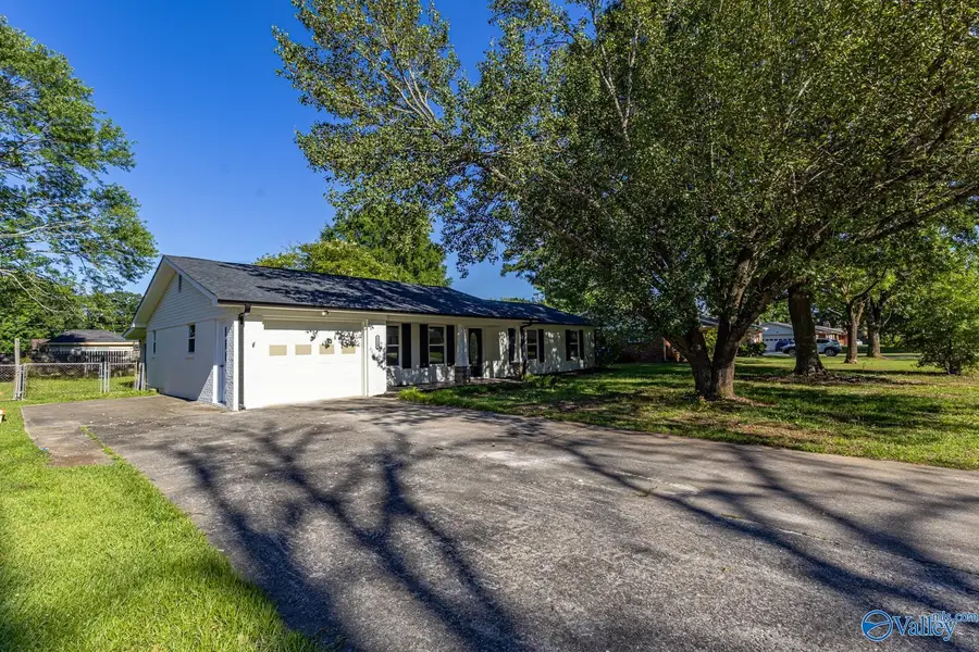 1220 Kathy Lane Sw Sw, Decatur, AL 35601 - #2