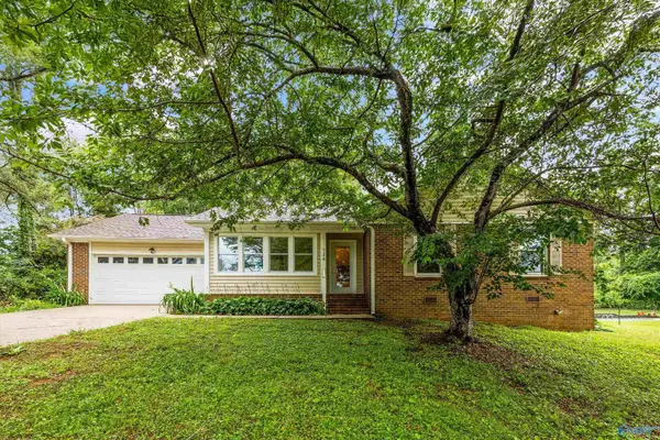 124 Allenwood Drive, Huntsville, AL 35811