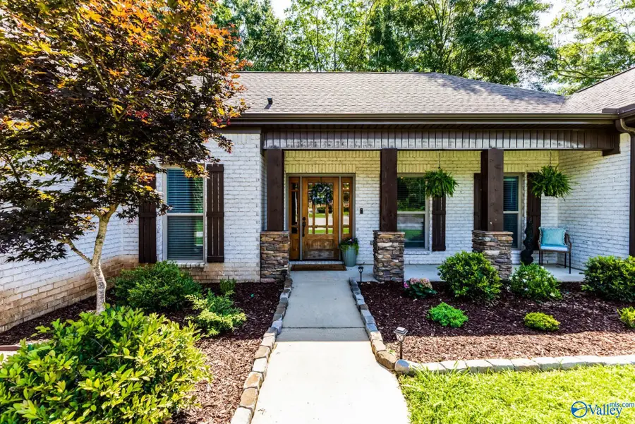 136 Chambray Drive, Owens Cross Roads, AL 35763 - #3