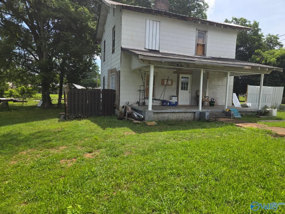 811 S Columbia Avenue, Sheffield, AL 35660 - #1
