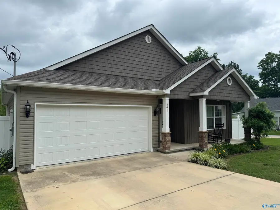 501 Barkley Street Sw, Hartselle, AL 35640 - #2